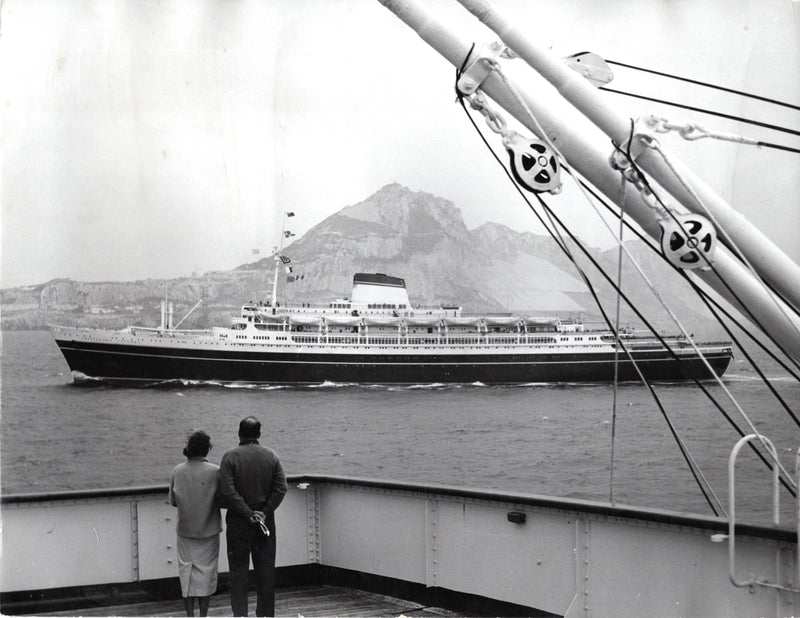 CRISTOFORO COLOMBO: 1954 - Large photo at Gibraltar taken from VULCANIA
