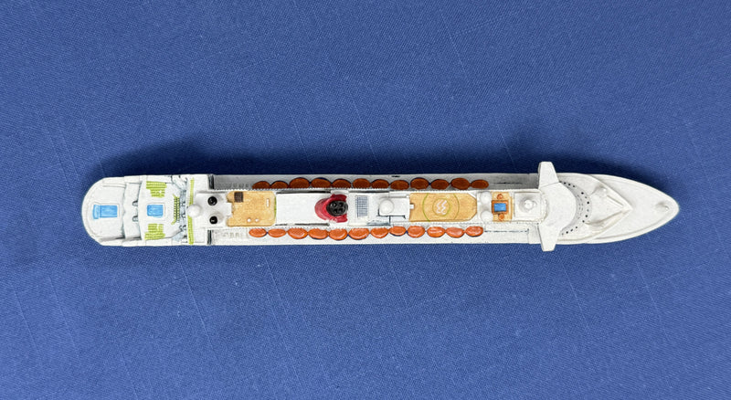 QM2: 2004 - Resin model in 1:1250th scale