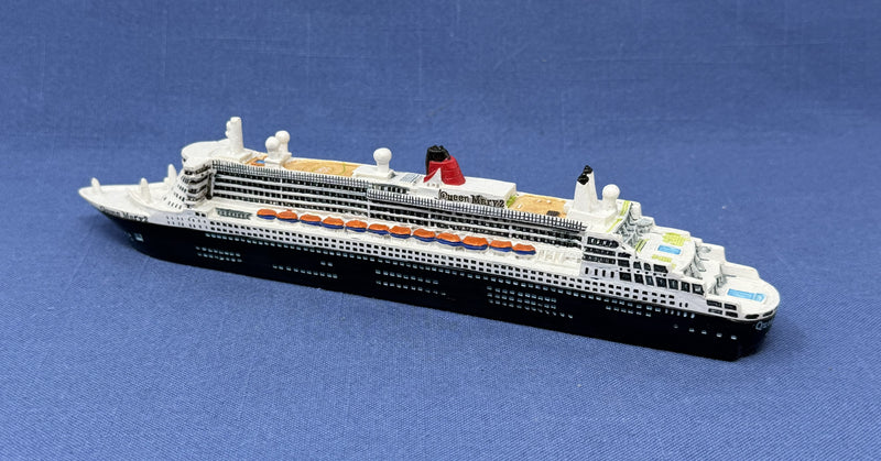 QM2: 2004 - Resin model in 1:1250th scale