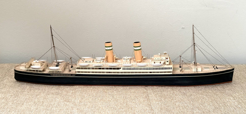 VEENDAM: 1923 - Custom-built model in 1:350th scale