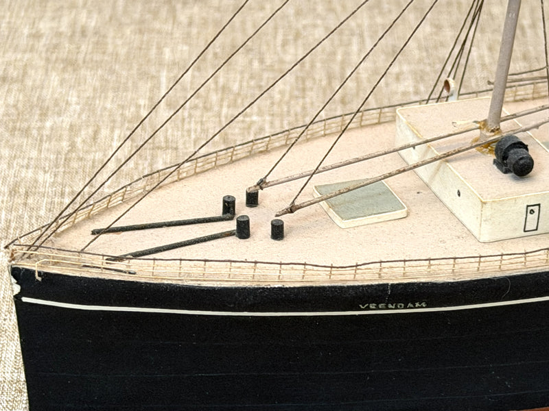 VEENDAM: 1923 - Custom-built model in 1:350th scale