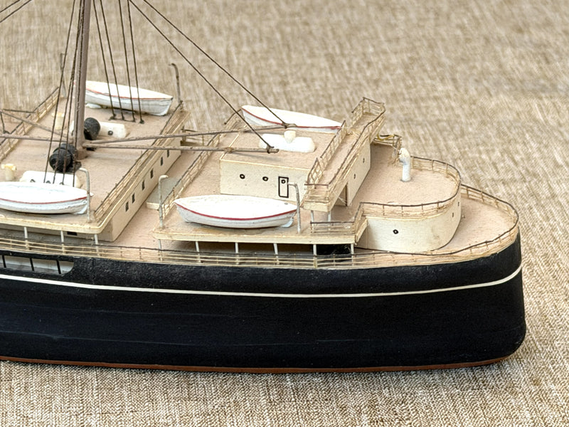 VEENDAM: 1923 - Custom-built model in 1:350th scale