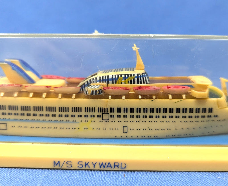 SKYWARD: 1969 - Souvenir model in case