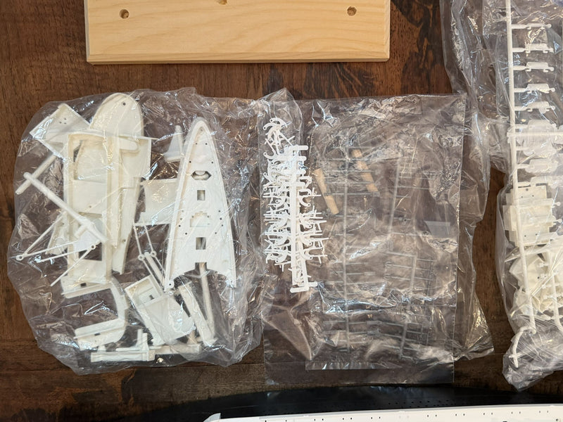 UNITED STATES: 1952 - TWO Glencoe 1:400th scale model kits