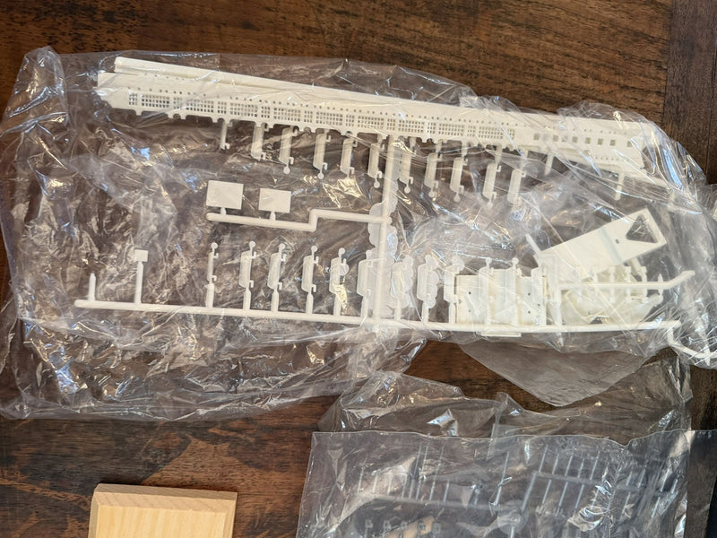 UNITED STATES: 1952 - TWO Glencoe 1:400th scale model kits