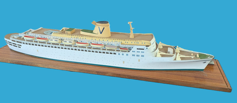 FAIRWIND & FAIRSEA - Cased 1:200th scale agency model