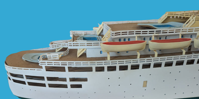 FAIRWIND & FAIRSEA - Cased 1:200th scale agency model
