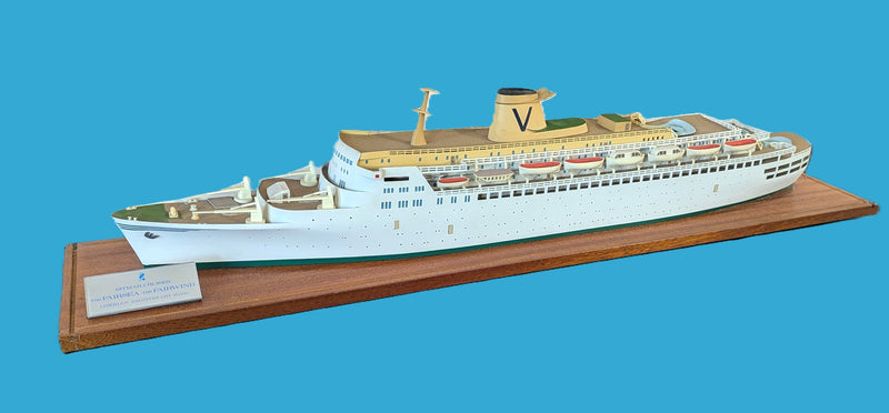 FAIRWIND & FAIRSEA - Cased 1:200th scale agency model