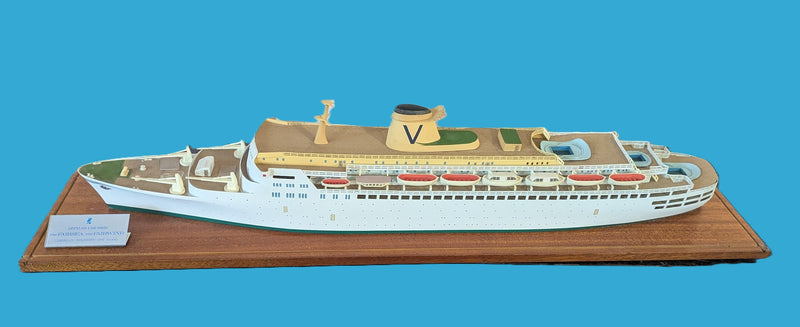 FAIRWIND & FAIRSEA - Cased 1:200th scale agency model