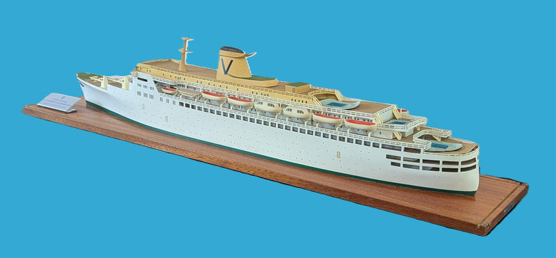 FAIRWIND & FAIRSEA - Cased 1:200th scale agency model