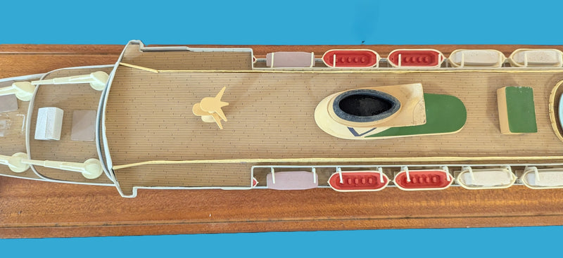 FAIRWIND & FAIRSEA - Cased 1:200th scale agency model