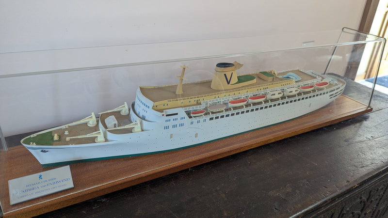 FAIRWIND & FAIRSEA - Cased 1:200th scale agency model