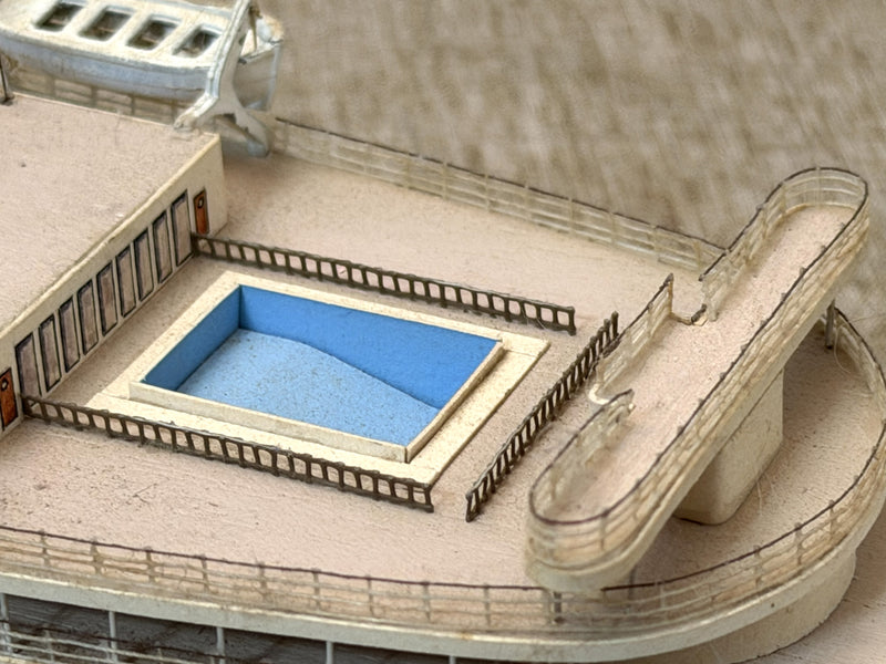 EDINBURGH CASTLE: 1948 - Custom-made model in 1:350th scale