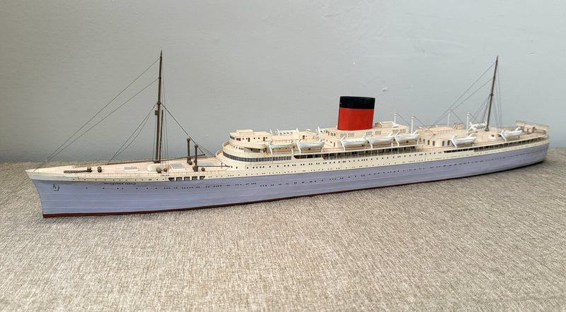 EDINBURGH CASTLE: 1948 - Custom-made model in 1:350th scale