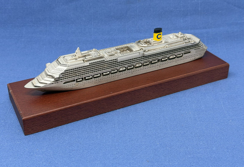 COSTA FAVOLOSA: 2011 - Diecast 1:1250th scale model on base