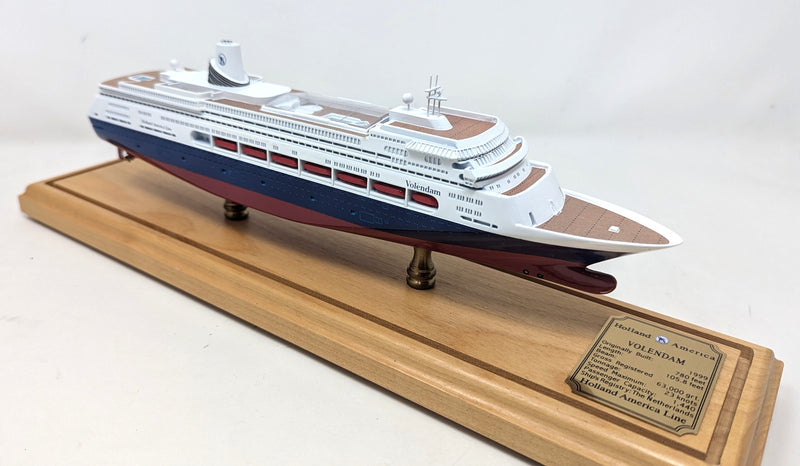 VEENDAM: 1996 - Cased model in 1:820th scale