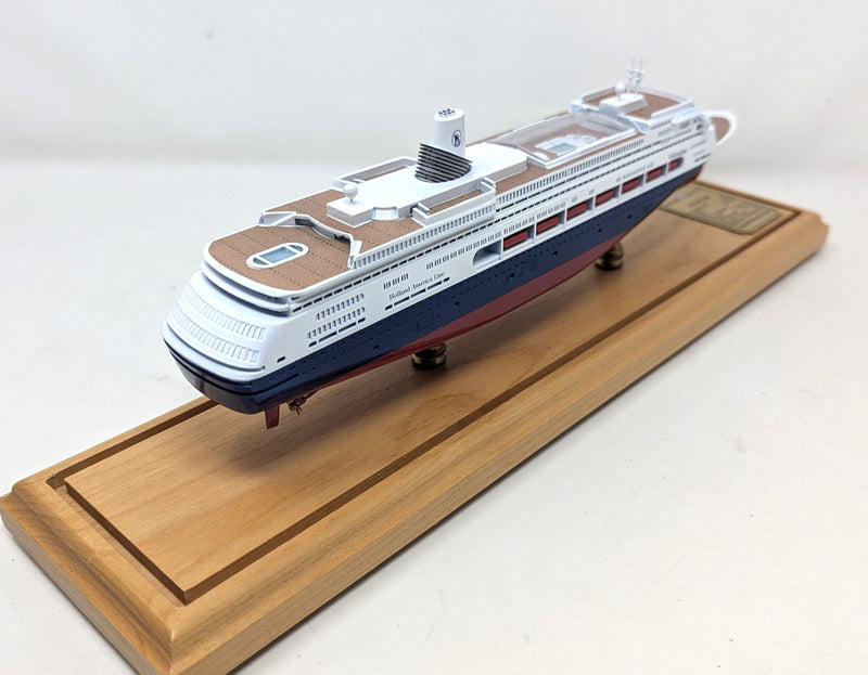 VEENDAM: 1996 - Cased model in 1:820th scale