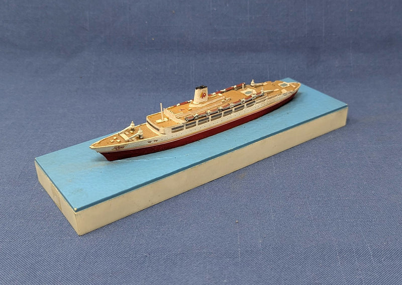 STAR-SHIP ROYALE: 1958 - 1:1250th scale model of handsome Italian painted red