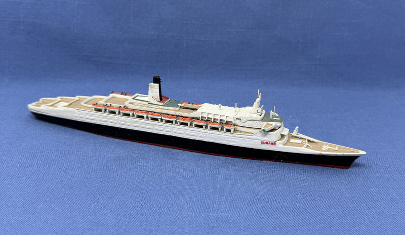 QE2: 1969 - Diecast 1:1250th scale model by Hansa