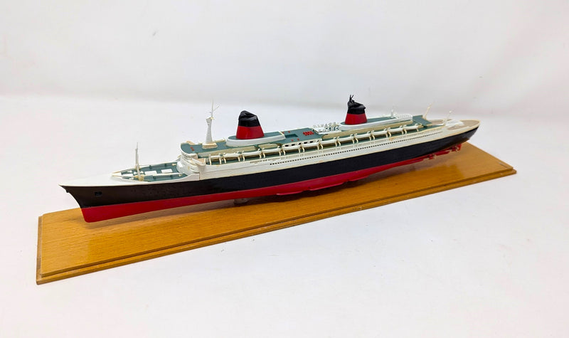 FRANCE: 1962 - Cased model as given away onboard