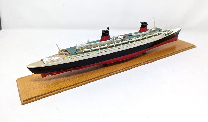 FRANCE: 1962 - Cased model as given away onboard