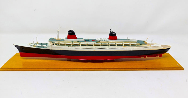 FRANCE: 1962 - Cased model as given away onboard