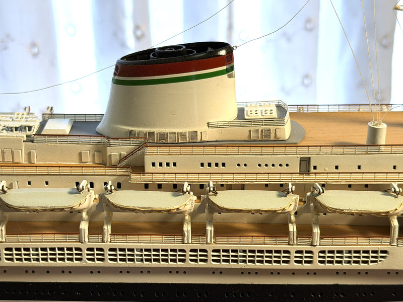 ANDREA DORIA: 1953 - Exquisite Maritime Replicas 1:350th scale case model