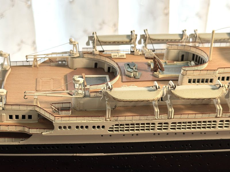 ANDREA DORIA: 1953 - Exquisite Maritime Replicas 1:350th scale case model