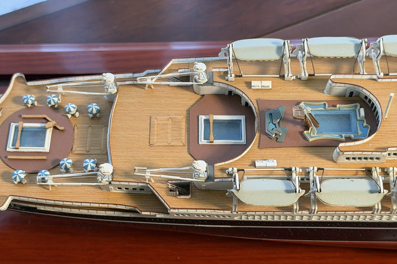 ANDREA DORIA: 1953 - Exquisite Maritime Replicas 1:350th scale case model