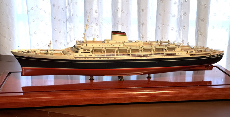 ANDREA DORIA: 1953 - Exquisite Maritime Replicas 1:350th scale case model