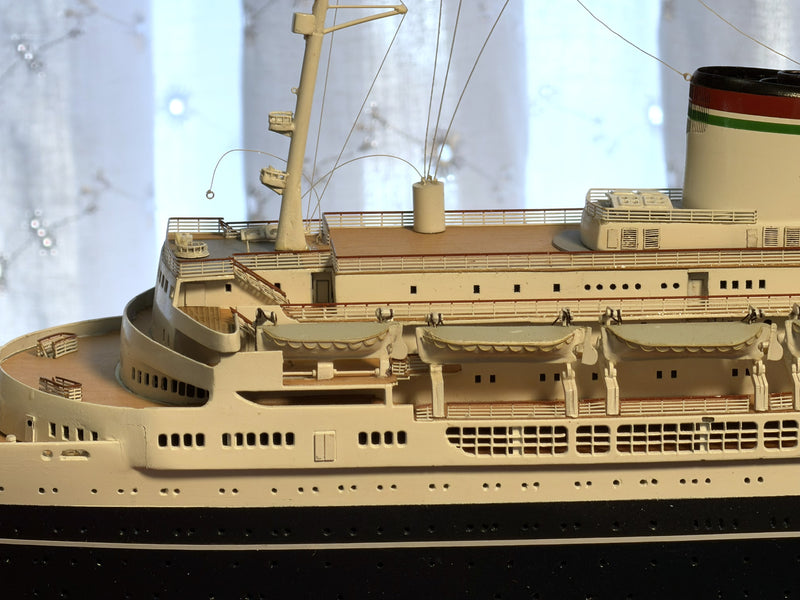 ANDREA DORIA: 1953 - Exquisite Maritime Replicas 1:350th scale case model