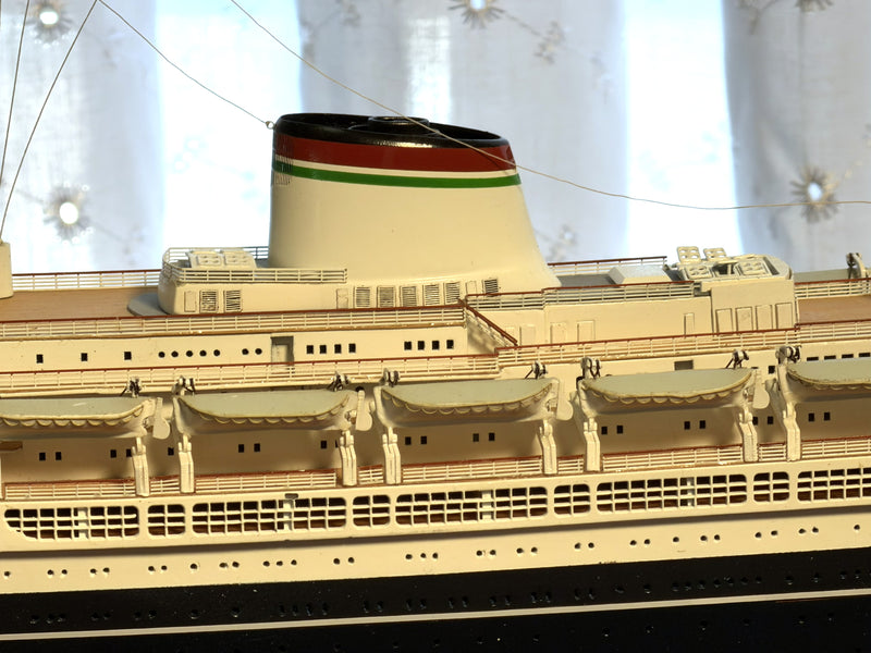 ANDREA DORIA: 1953 - Exquisite Maritime Replicas 1:350th scale case model