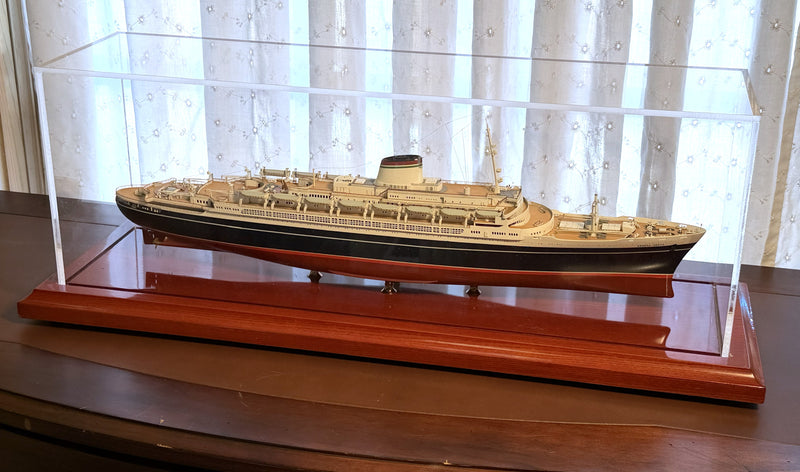 ANDREA DORIA: 1953 - Exquisite Maritime Replicas 1:350th scale case model