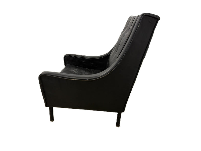 FRANCE: 1962 - Leather lounge chair from First Class Smoking Room