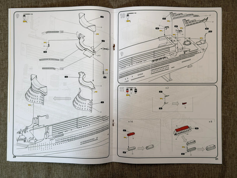 QM2: 2004 - Heller 1:600th scale model kit w/ 249 pieces & 103 decals