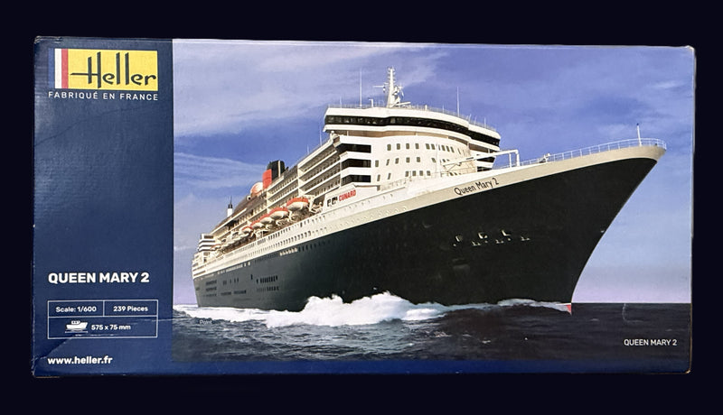 QM2: 2004 - Heller 1:600th scale model kit w/ 249 pieces & 103 decals