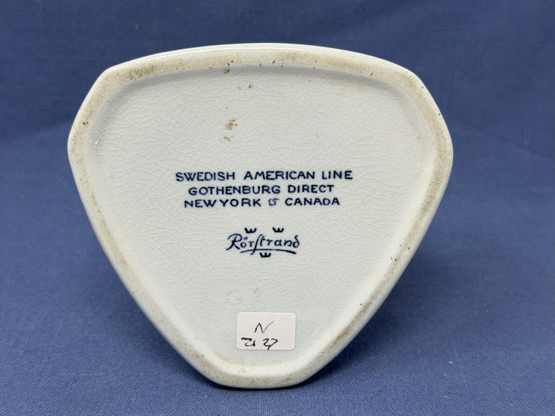 DROTTNINGHOLM, GRIPSHOLM & KUNGSHOLM - 1930s ashtray w/ names