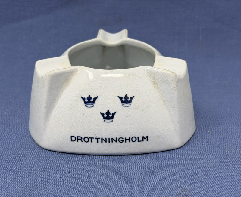 DROTTNINGHOLM, GRIPSHOLM & KUNGSHOLM - 1930s ashtray w/ names