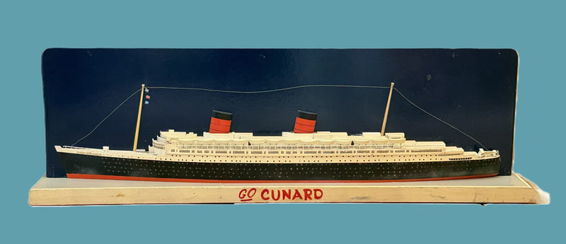 QUEEN ELIZABETH: 1940 - Lit half-hull agency display by Art Model Studios