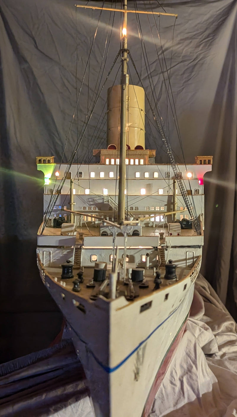 EMPRESS OF BRITAIN: 1931 - Exquisite 1:100 scale, 7.5' exacting model w/ interiors