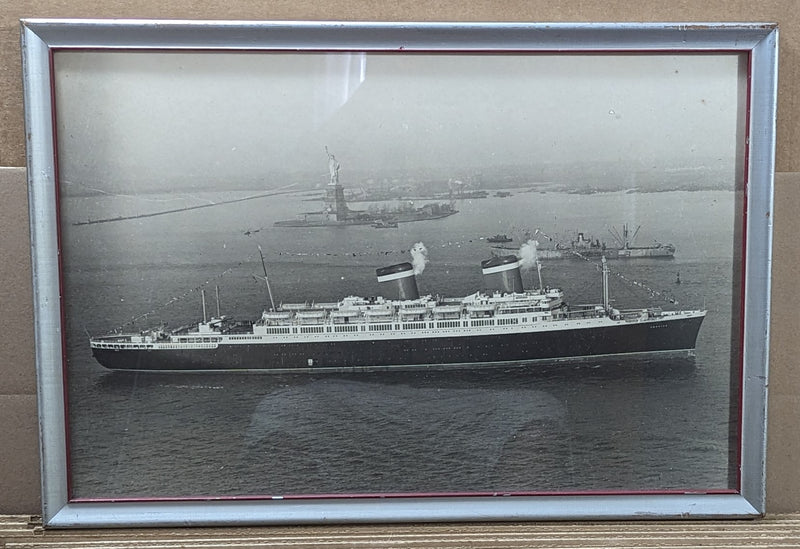 AMERICA: 1940 - Post-war maiden voyage agency portrait