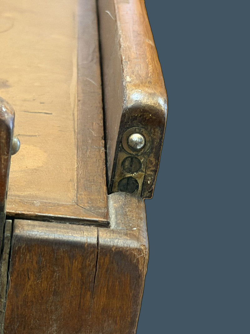 QUEEN MARY: 1936 - Original First Class dining room table