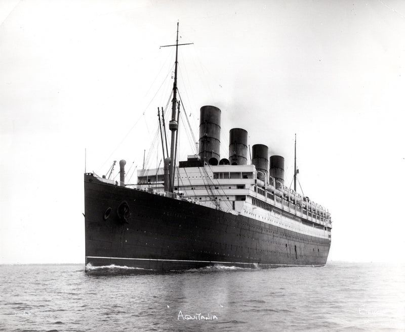 AQUITANIA: 1914 - Beken of Cowes portrait