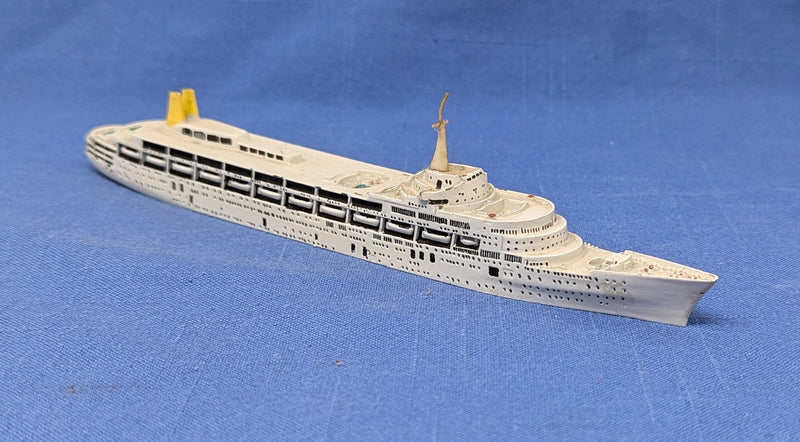 CANBERRA: 1961 - Minic 1:1250th scale model