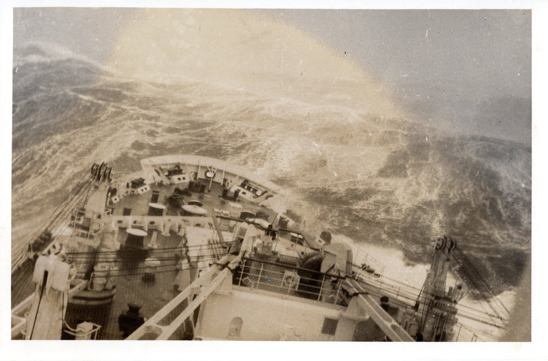 FLANDRE: 1952 - 2 professional photos - calm waters & rough seas