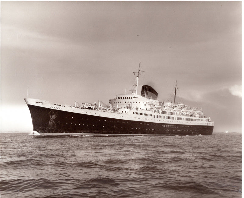 FLANDRE: 1952 - 2 professional photos - calm waters & rough seas