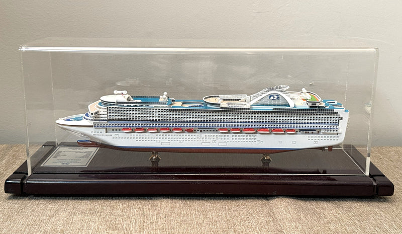 EMERALD PRINCESS: 2007 - Maritime Replicas cased model