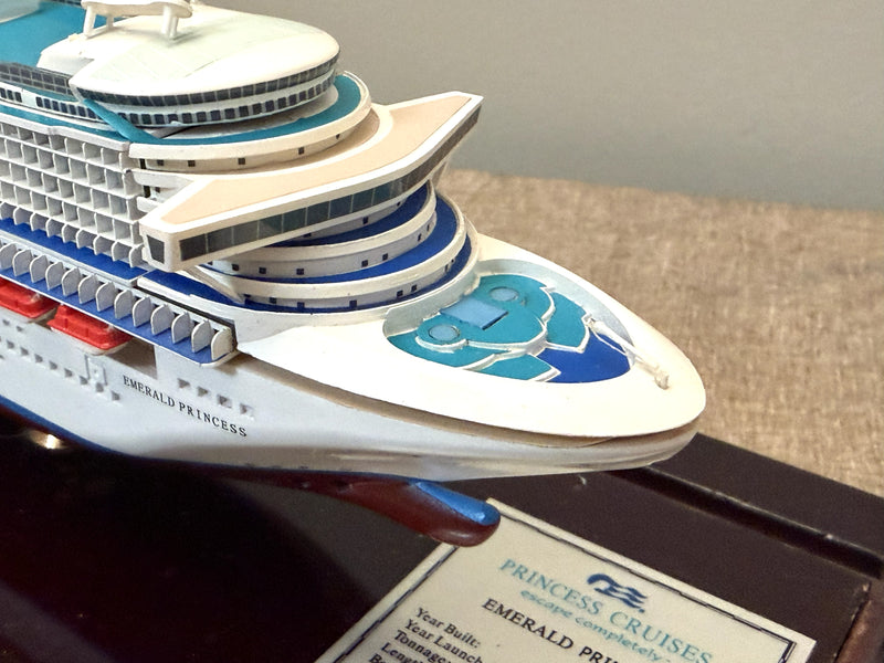 EMERALD PRINCESS: 2007 - Maritime Replicas cased model