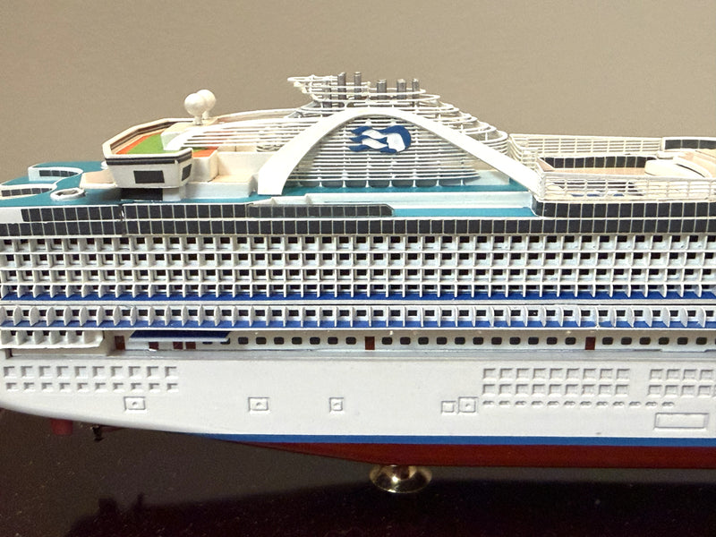EMERALD PRINCESS: 2007 - Maritime Replicas cased model