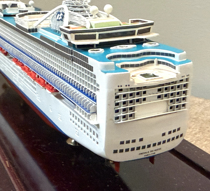 EMERALD PRINCESS: 2007 - Maritime Replicas cased model